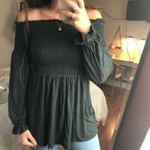 Off-the-shoulder long sleeve top